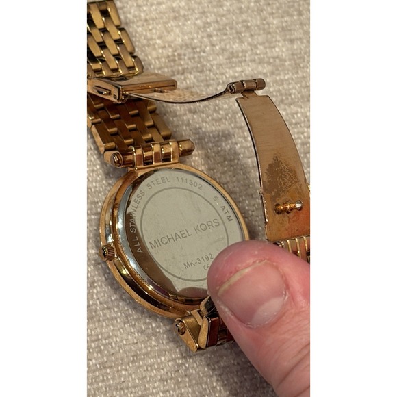 Michael Kors MK3192 Rose Gold Crystal Bezel Women's Watch Needs Battery - Picture 10 of 12